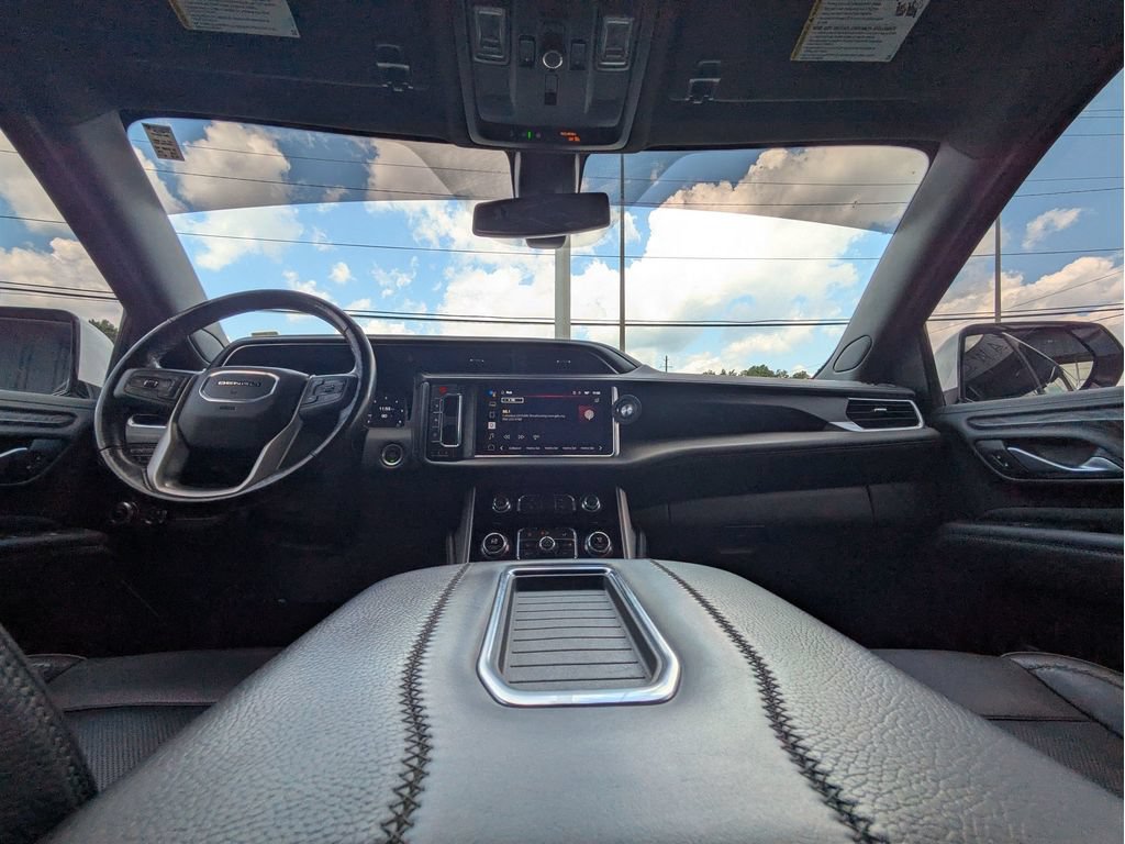 Used 2022 GMC Yukon XL Denali AWD/4WD image 25
