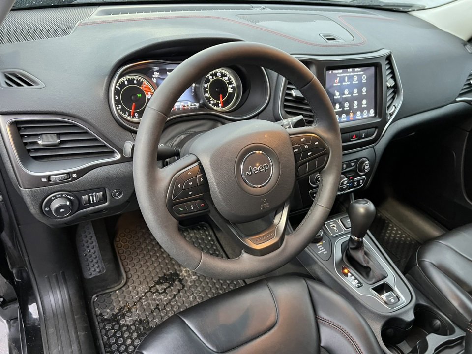 Used 2022 Jeep Cherokee Trailhawk w/ Comfort/Convenience Group image 23