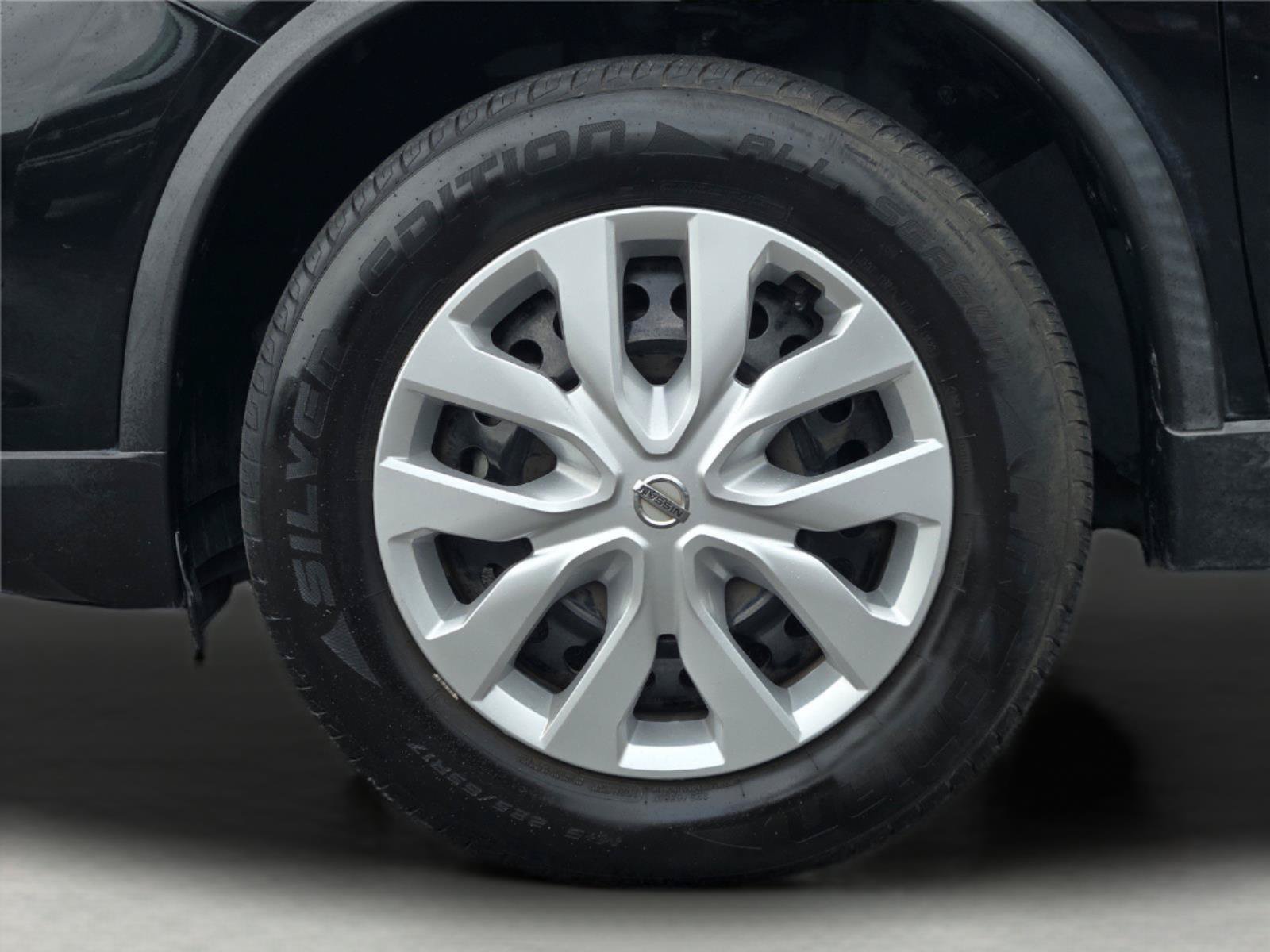 Used 2020 Nissan Rogue S FWD image 10