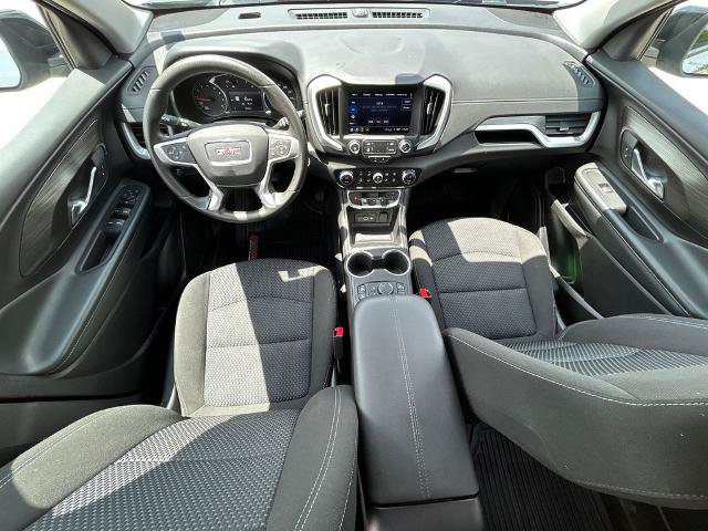 Used 2024 GMC Terrain SLE w/ Driver Convenience Package FWD image 28