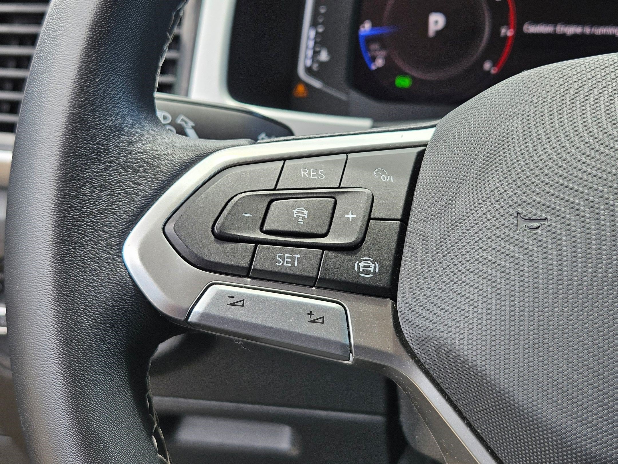 Used 2022 Volkswagen Atlas Cross Sport SE FWD image 19