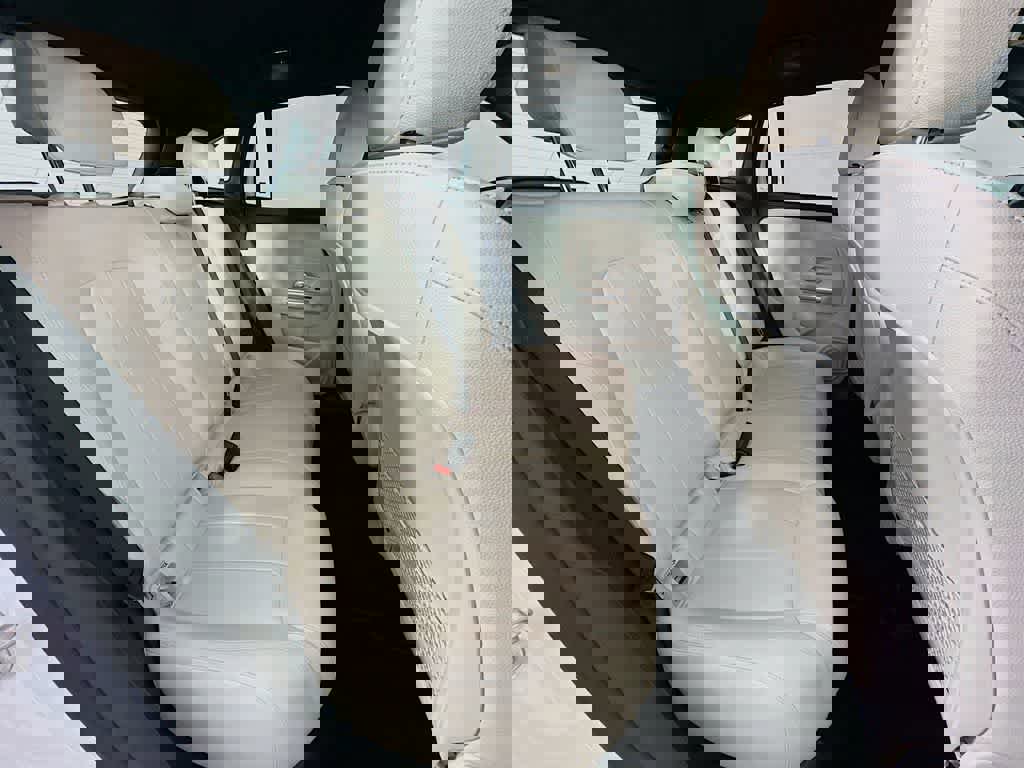 Used 2025 Mercedes-Benz GLA 250 4MATIC image 31