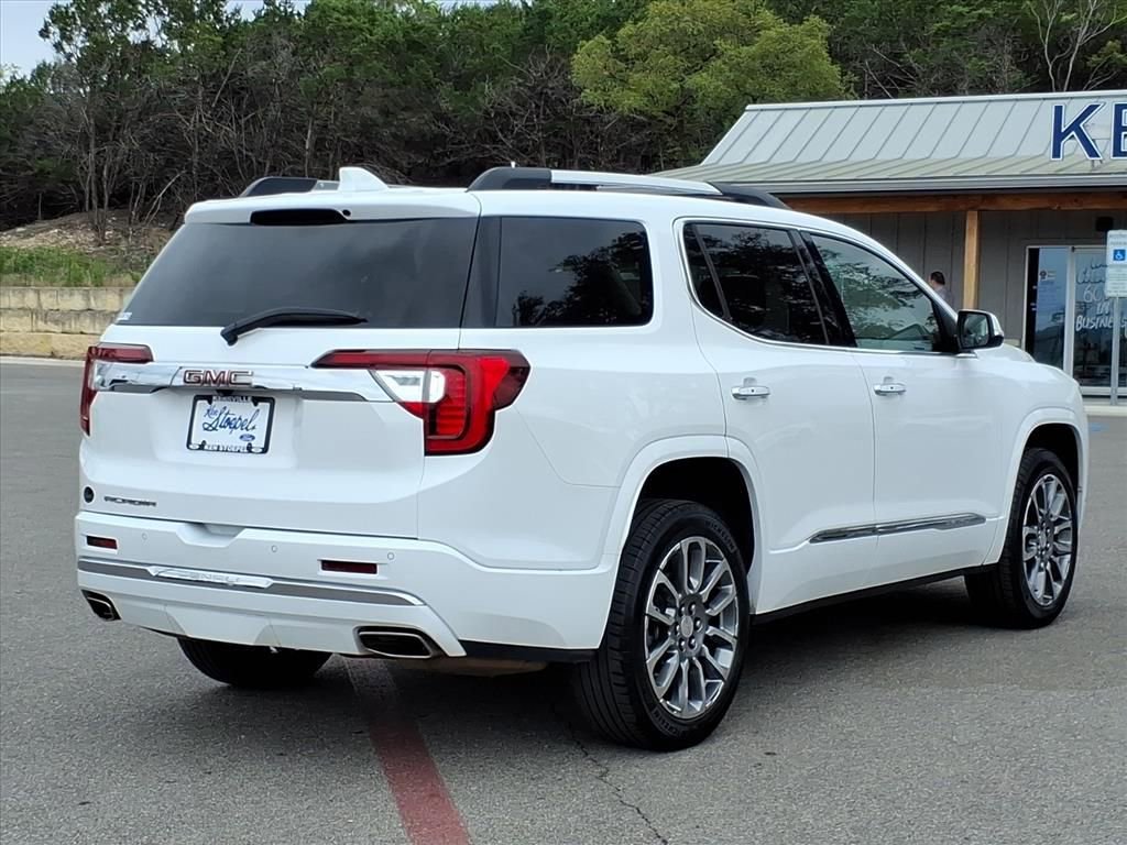 Used 2023 GMC Acadia Denali image 3