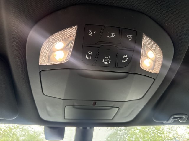 Used 2020 Chrysler Pacifica Touring-L Plus FWD image 31