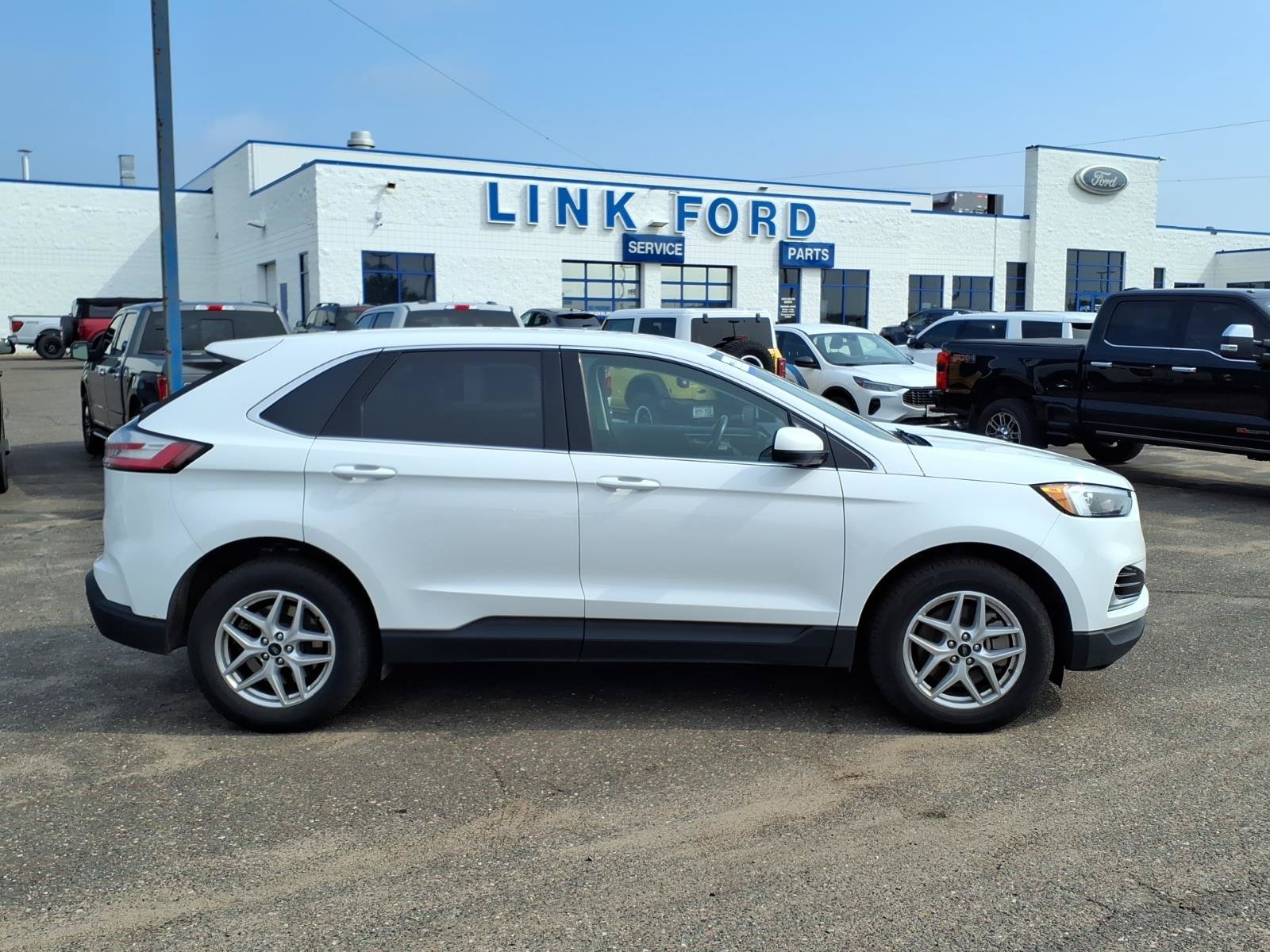 Certified 2024 Ford Edge SEL AWD/4WD image 7