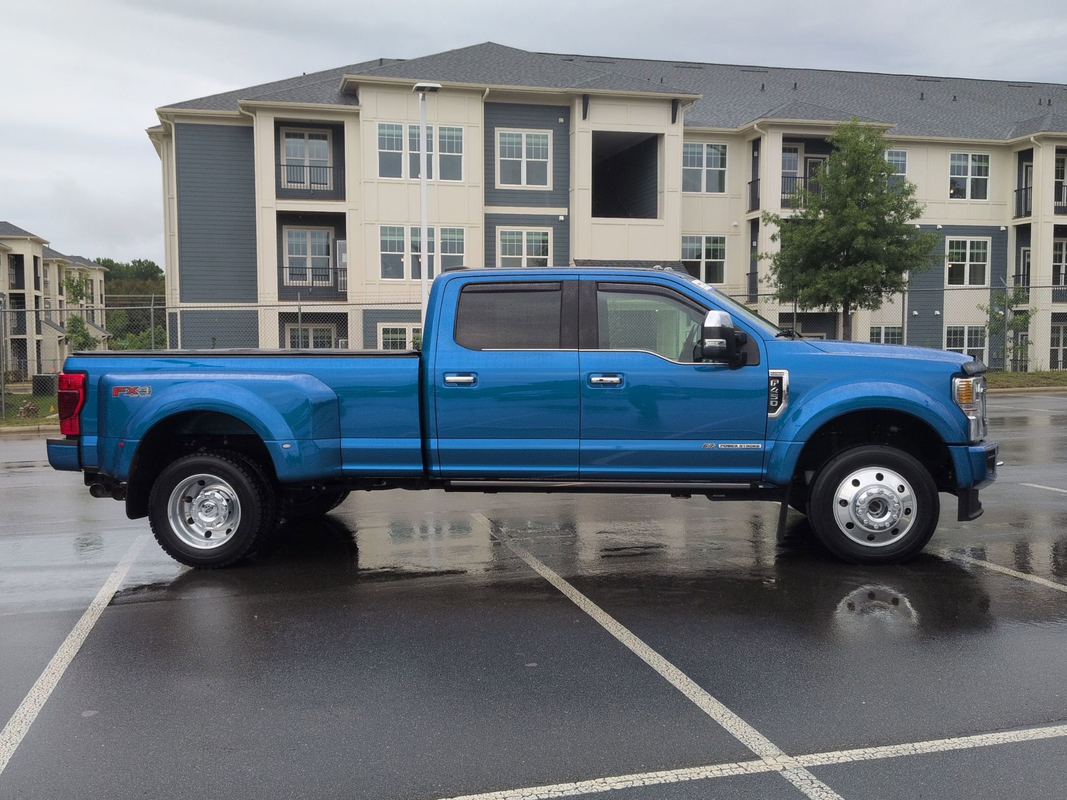 Certified 2021 Ford F450 Platinum w/ FX4 Off-Road Package AWD/4WD image 3
