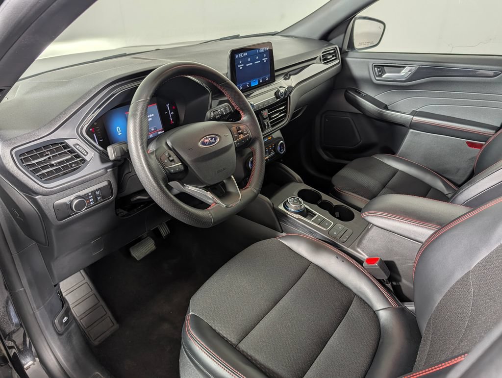 Certified 2025 Ford Escape ST-Line FWD image 21