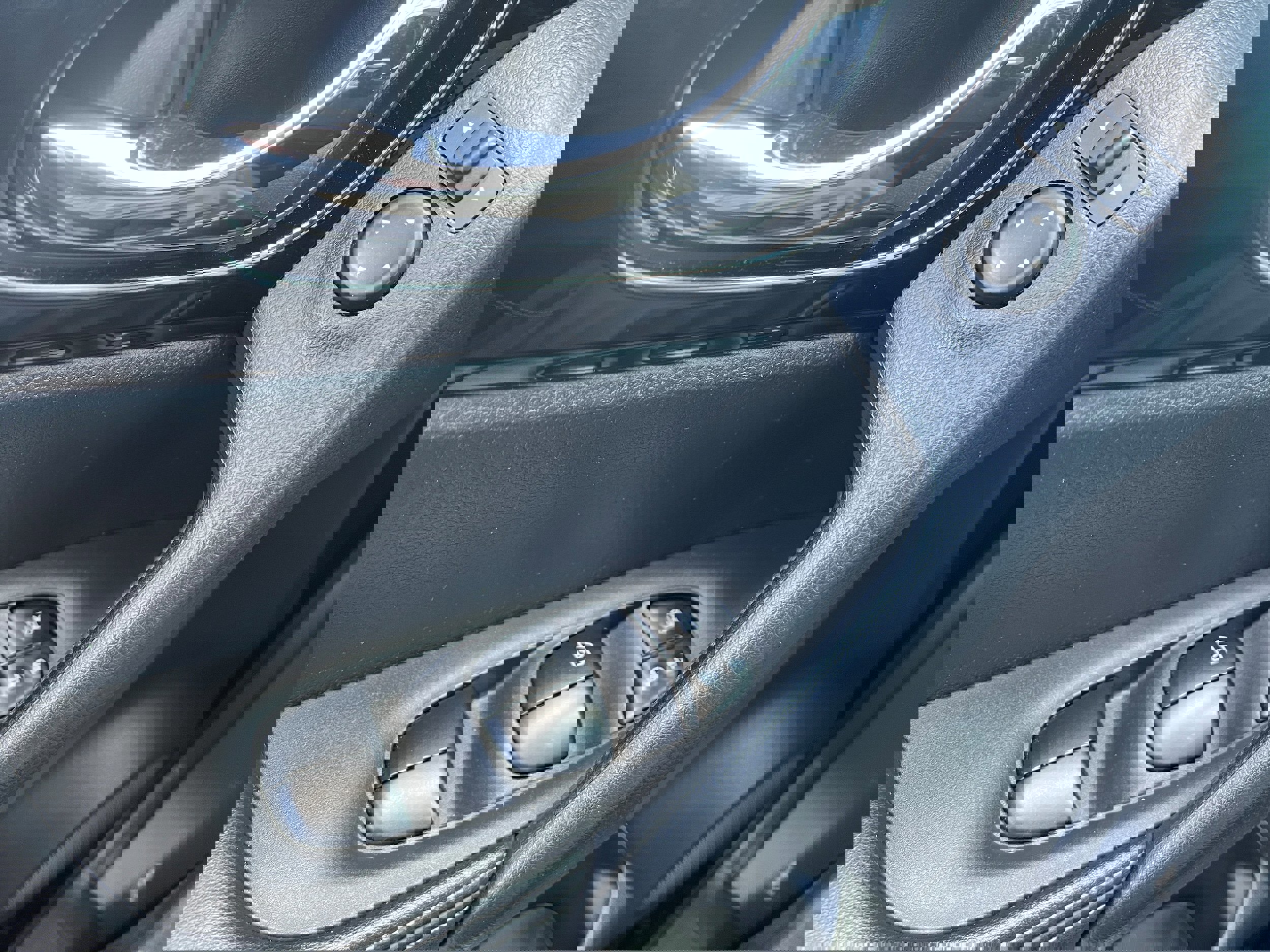 Used 2020 Nissan Rogue Sport SV image 23