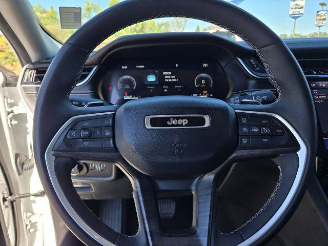 Used 2023 Jeep Grand Cherokee Limited AWD/4WD image 25