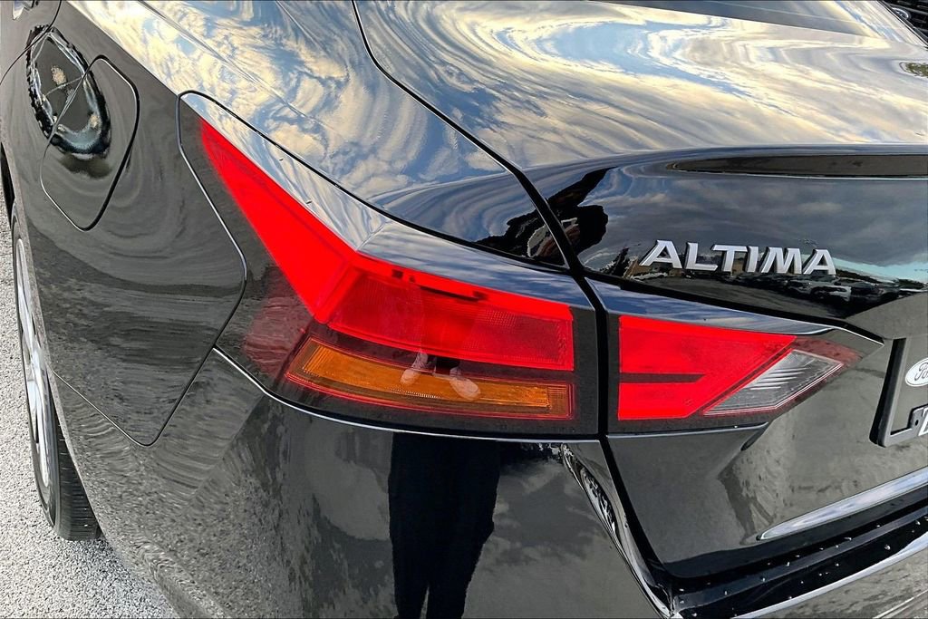 Used 2025 Nissan Altima 2.5 S FWD image 28