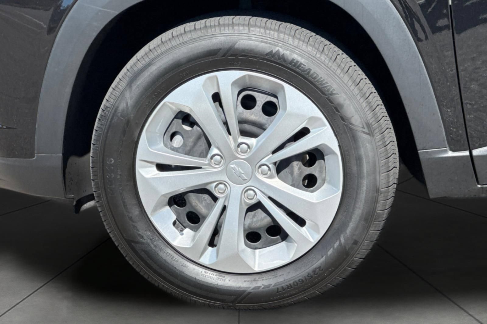 Used 2024 Chevrolet Trax LS FWD image 13