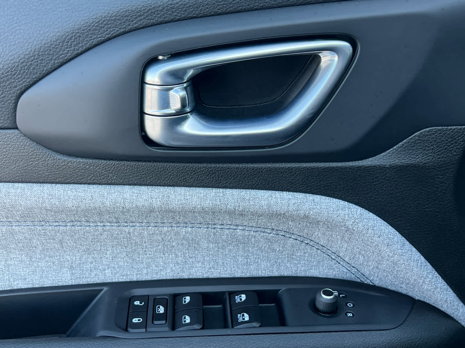 Used 2024 Jeep Compass Sport image 29