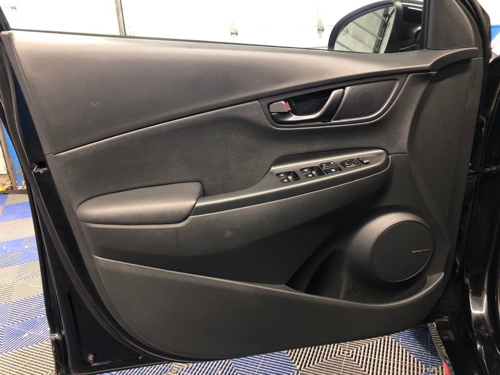 Used 2023 Hyundai Kona N Base image 10