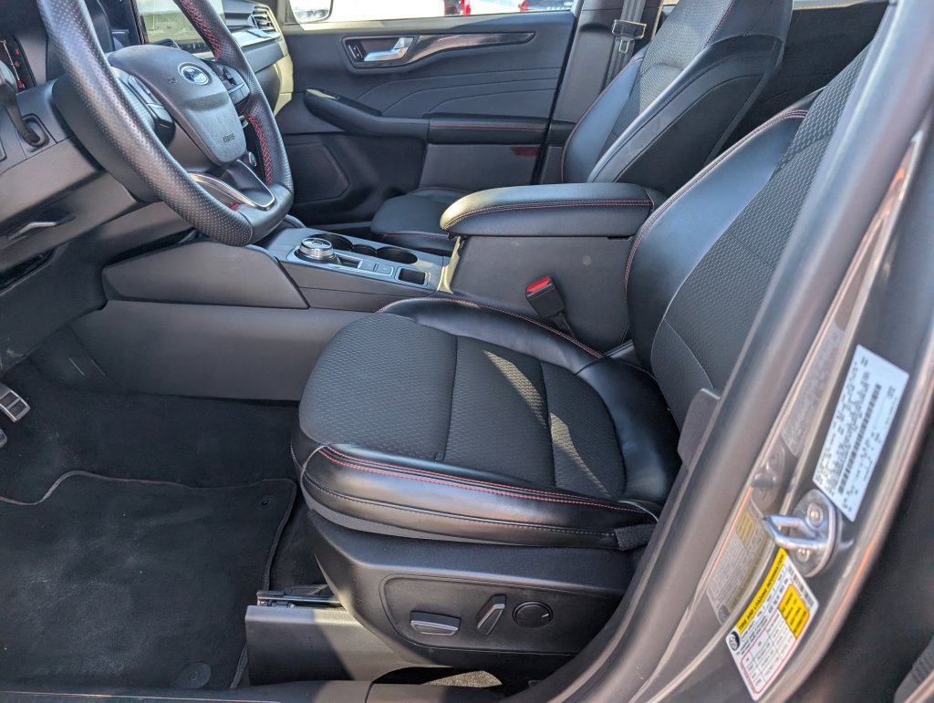 Certified 2023 Ford Escape ST-Line w/ Tech Pack #1 AWD/4WD image 13