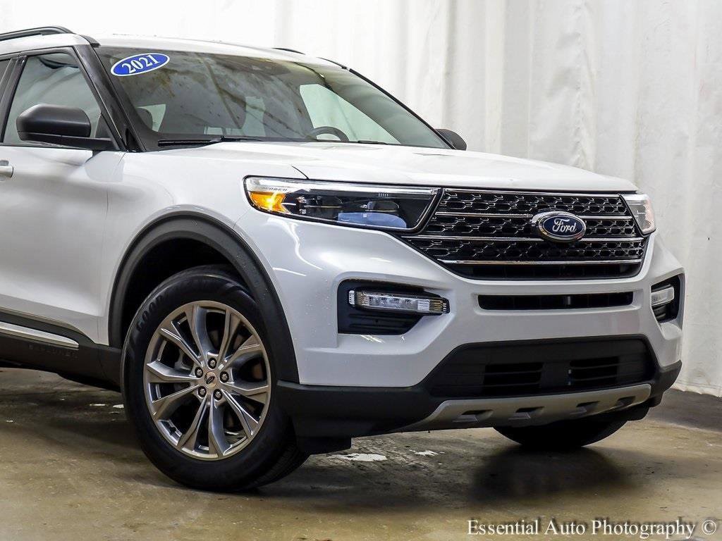 Certified 2021 Ford Explorer XLT w/ Equipment Group 202A image 2
