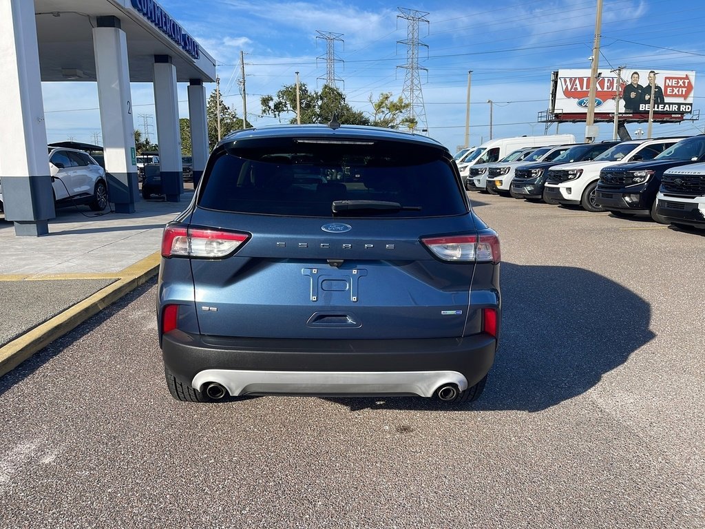 Certified 2020 Ford Escape SE image 3