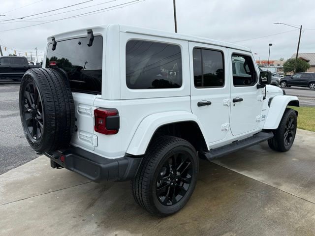 Used 2021 Jeep Wrangler Unlimited Sahara w/ Cold Weather Group AWD/4WD image 12