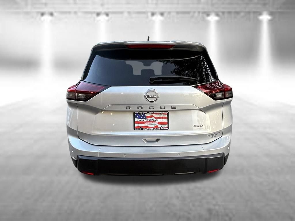 Used 2024 Nissan Rogue S AWD/4WD image 5