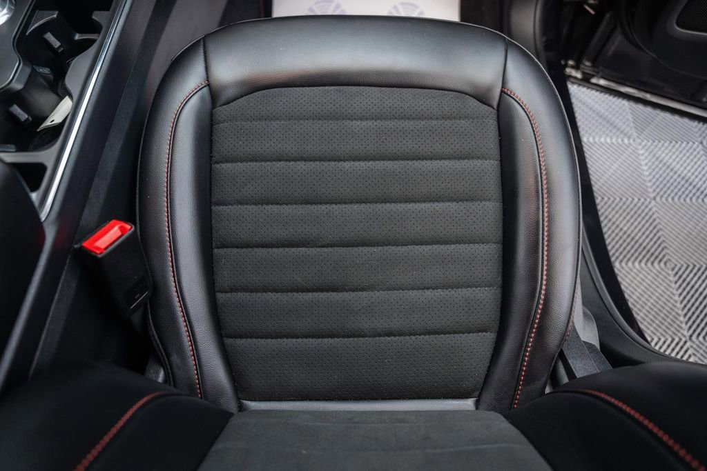 Certified 2024 Ford Edge ST-Line w/ Class II Trailer Tow Package AWD/4WD image 35