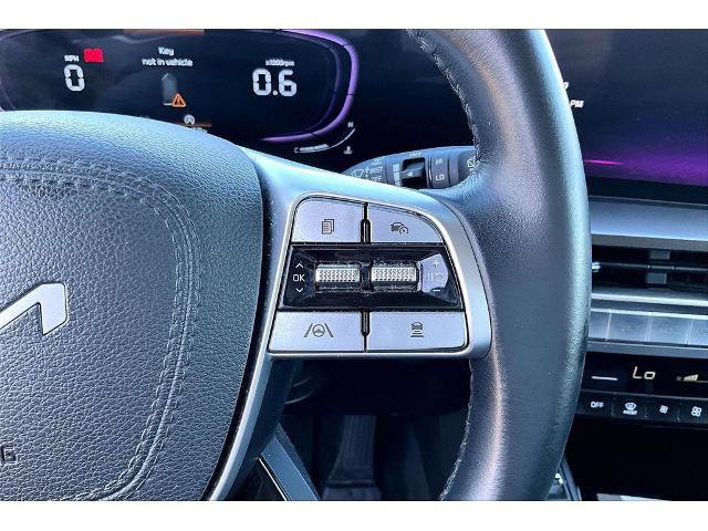Used 2025 Kia Telluride S image 11