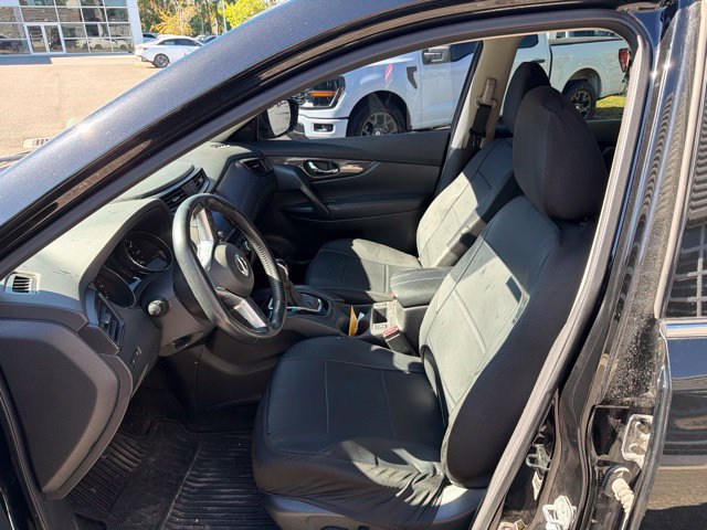 Used 2018 Nissan Rogue SV FWD image 16
