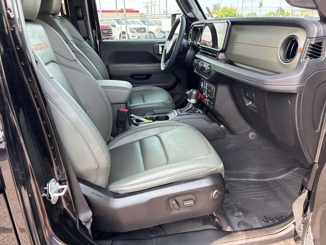 Used 2025 Jeep Gladiator Mojave w/ Safety Group AWD/4WD image 20