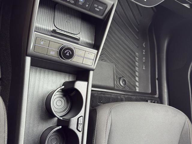 Used 2025 Hyundai Kona SEL image 25