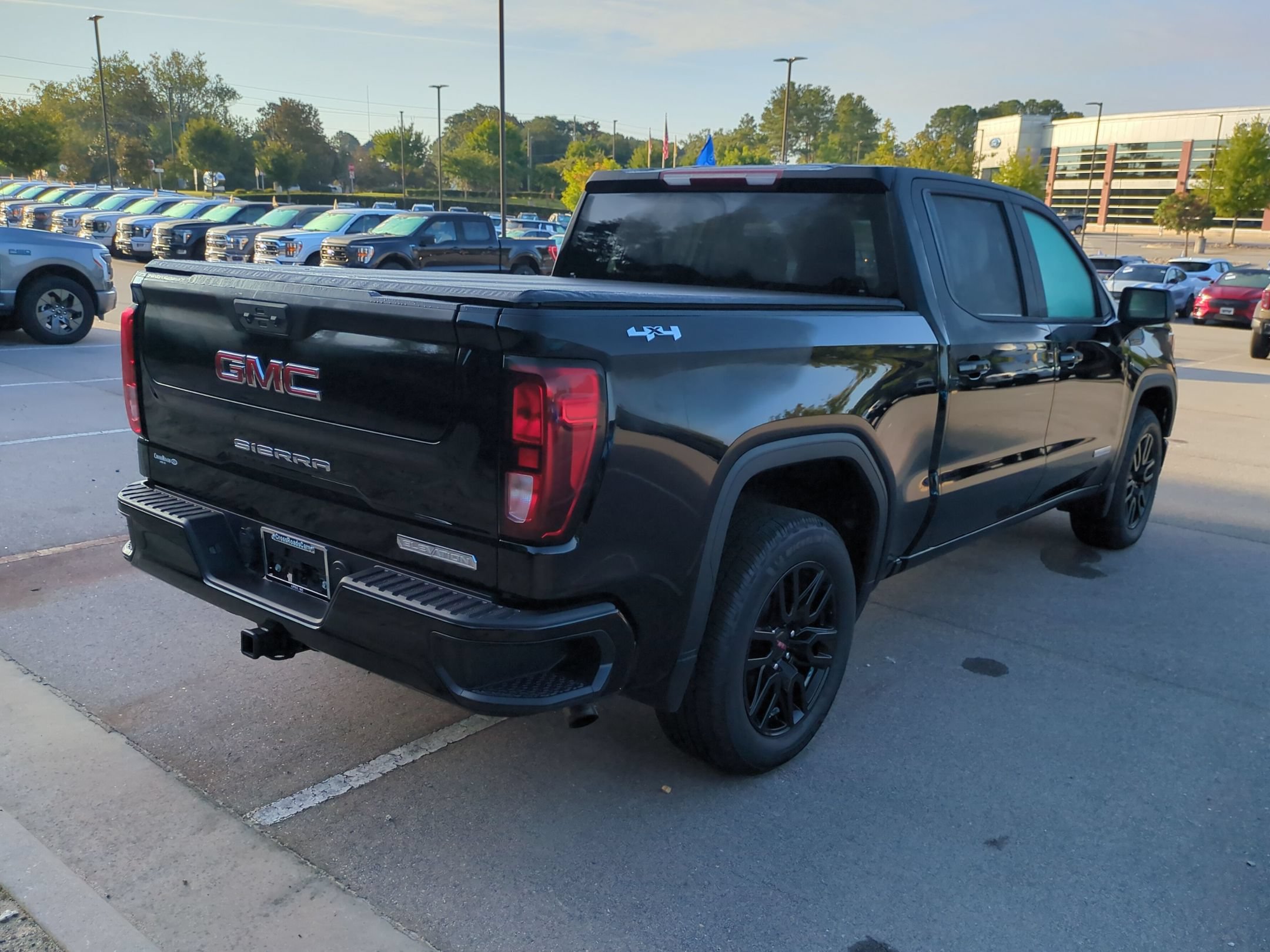 Used 2024 GMC Sierra 1500 Elevation AWD/4WD image 4