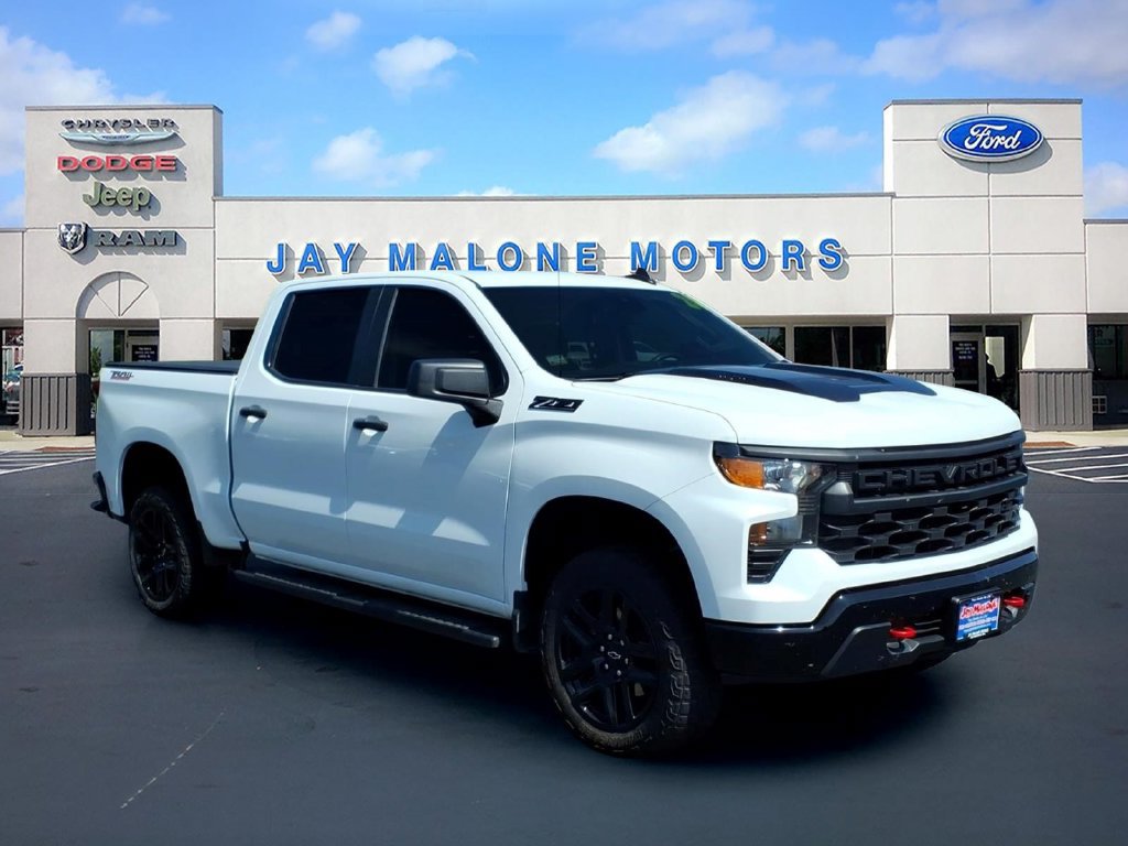 Used 2024 Chevrolet Silverado 1500 Custom Trail Boss w/ LPO, Dark Essentials Package AWD/4WD image 10