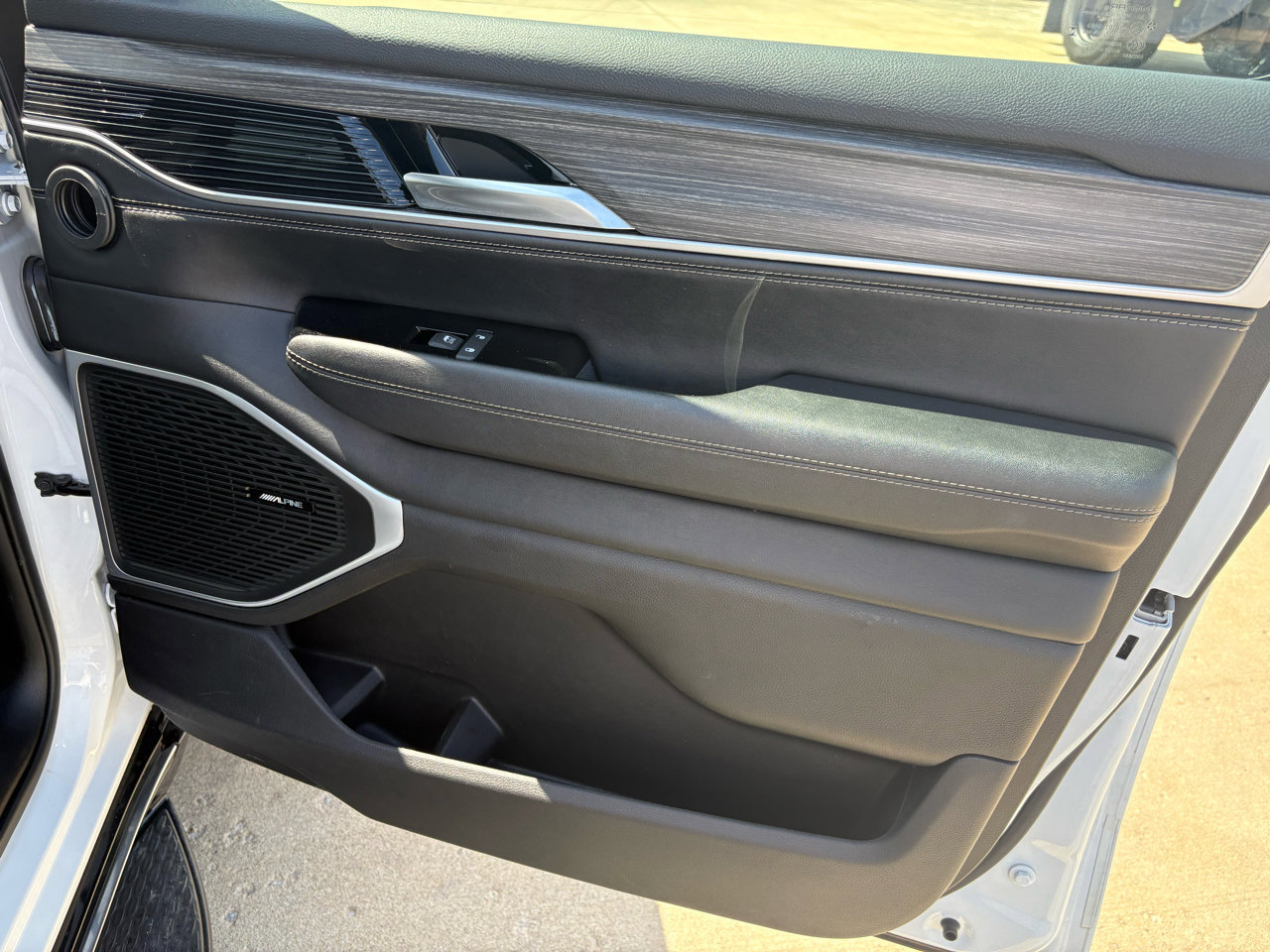 Used 2024 Jeep Wagoneer L Series II w/ Flexible Seating Group image 49