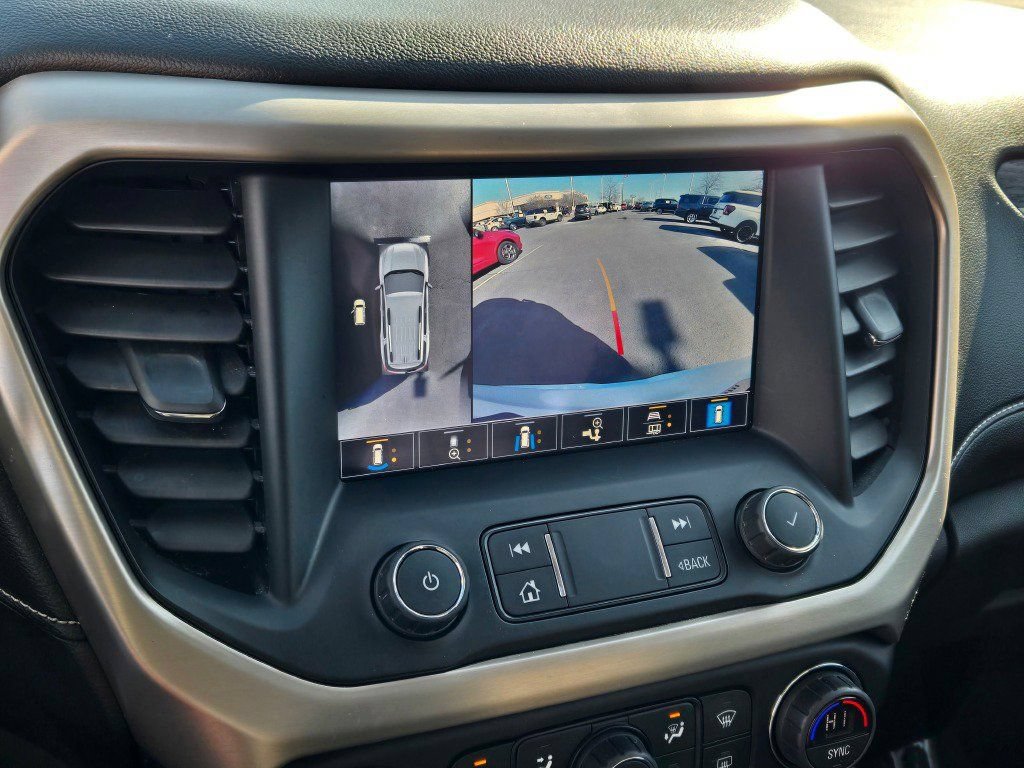 Used 2021 GMC Acadia Denali w/ Denali Ultimate Package AWD/4WD image 28
