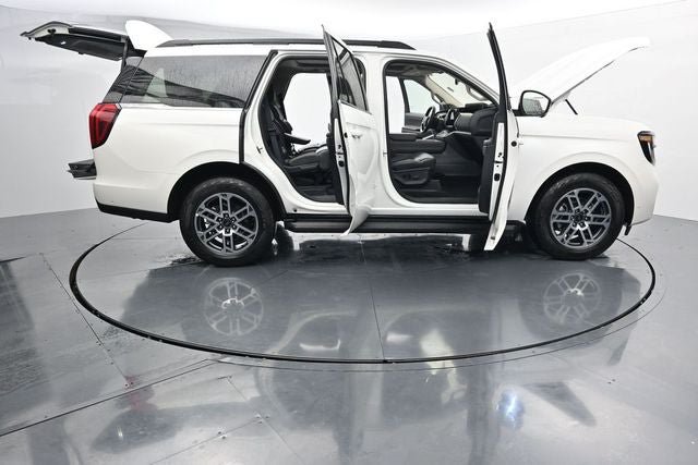 Certified 2025 Ford Expedition Active AWD/4WD image 44