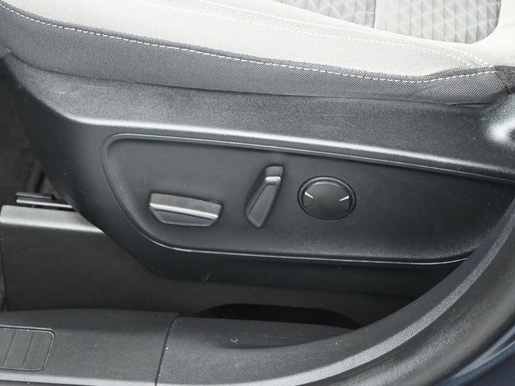 Certified 2022 Ford Escape SE w/ Cold Weather Package AWD/4WD image 36