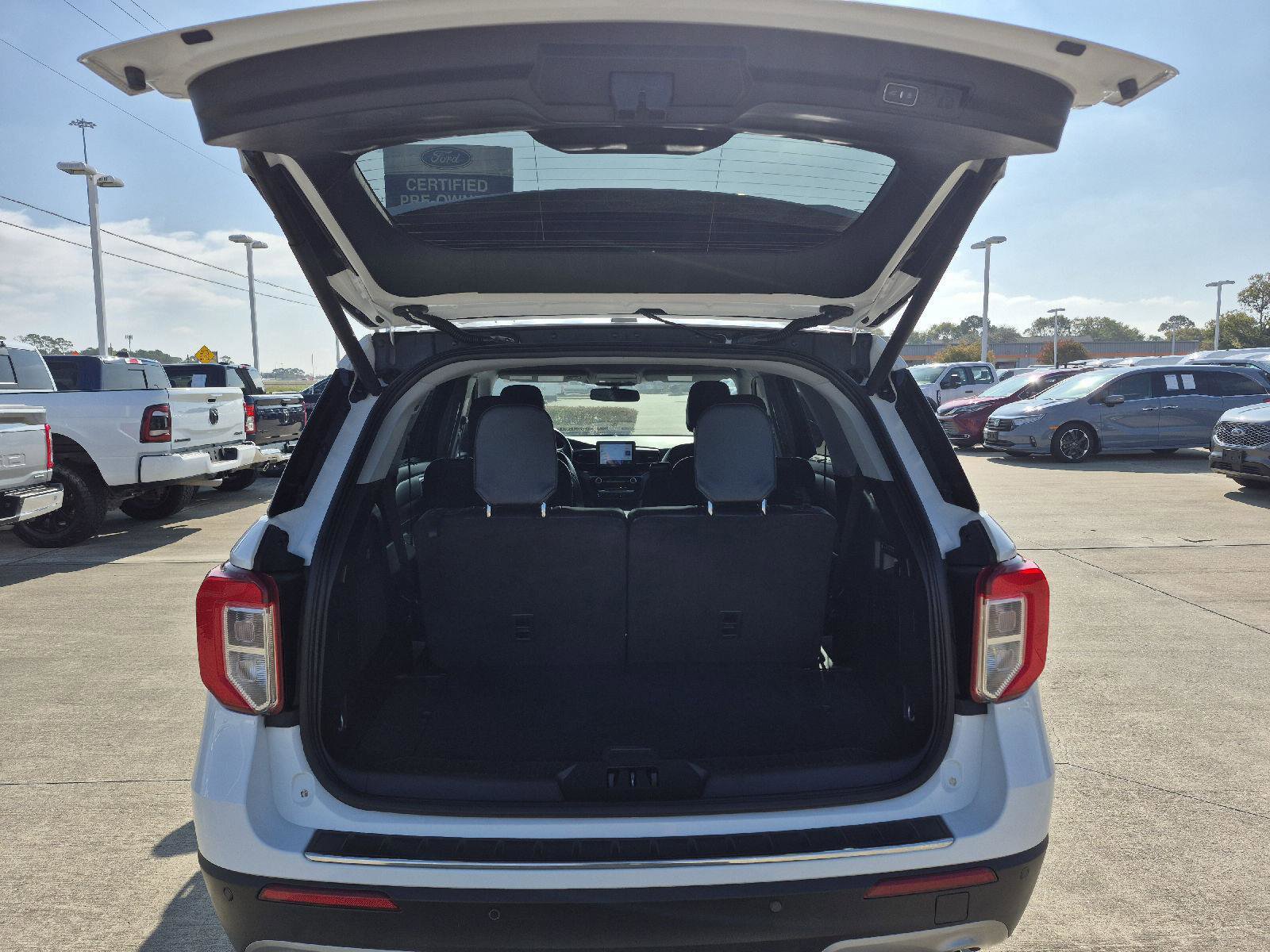 Certified 2023 Ford Explorer Limited w/ Equipment Group 301A image 7