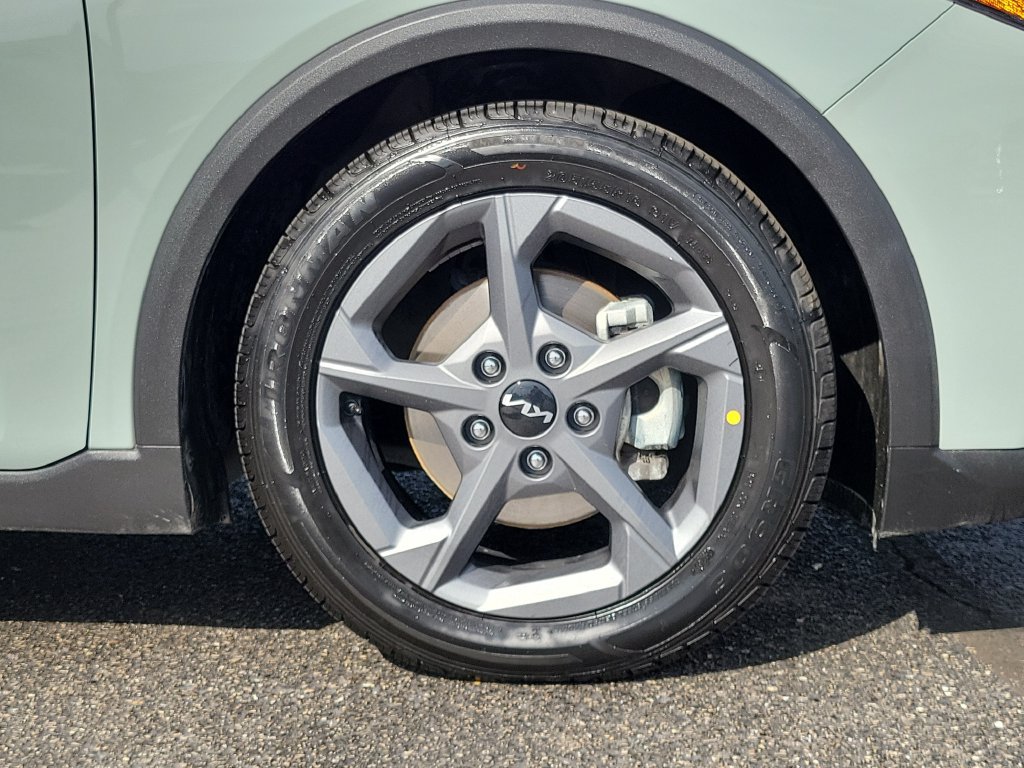 Used 2025 Kia K4 FWD image 9