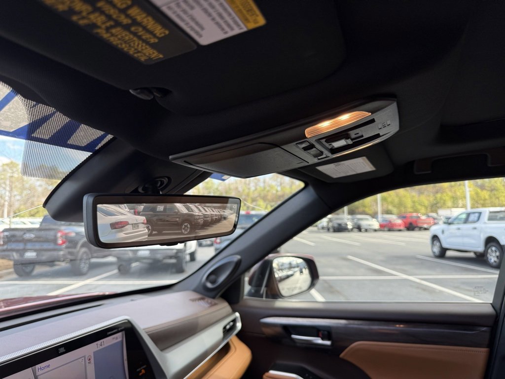 Used 2021 Toyota Highlander Platinum image 21