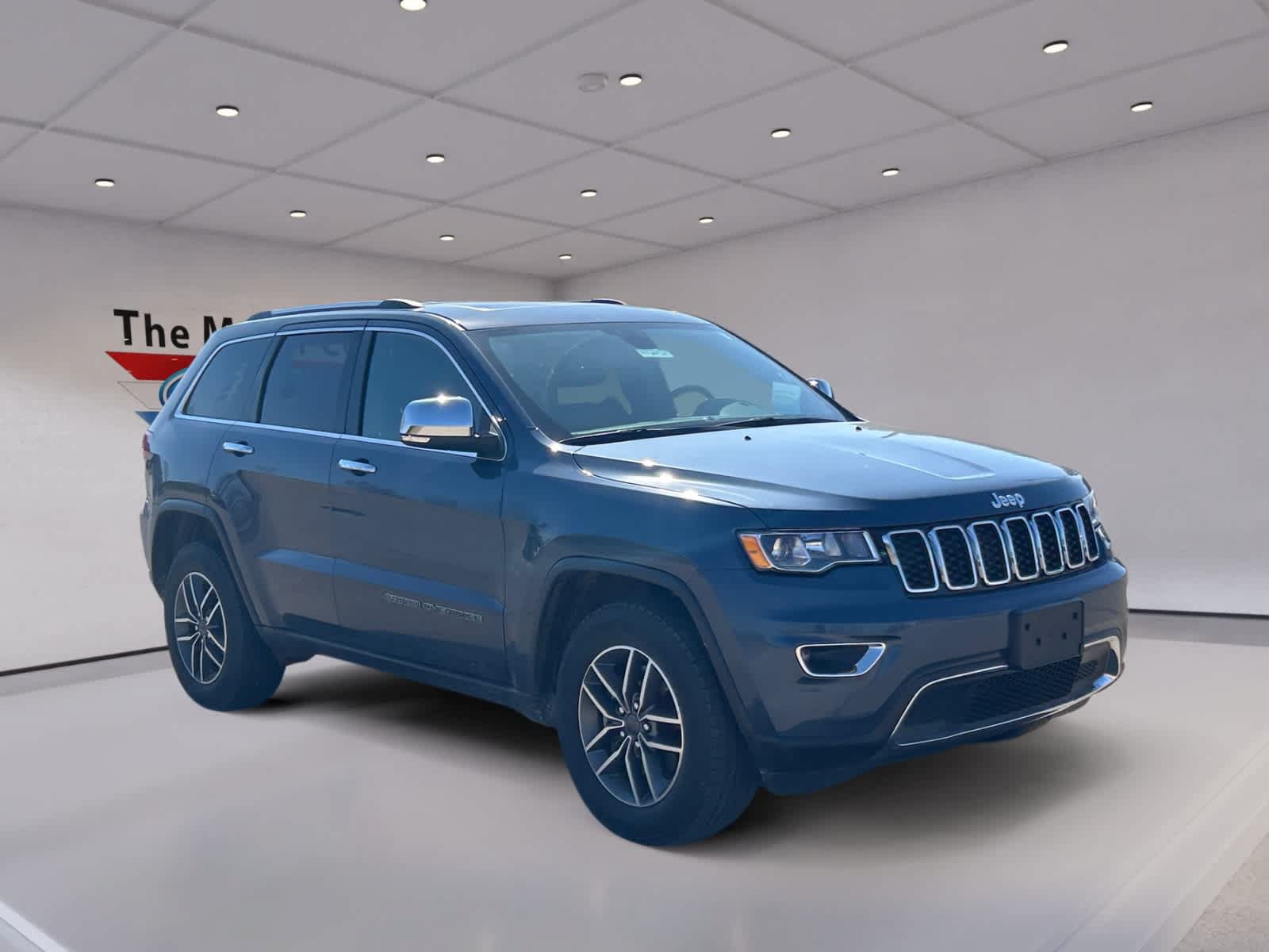 Used 2021 Jeep Grand Cherokee Limited w/ Trailer Tow Group IV AWD/4WD image 3