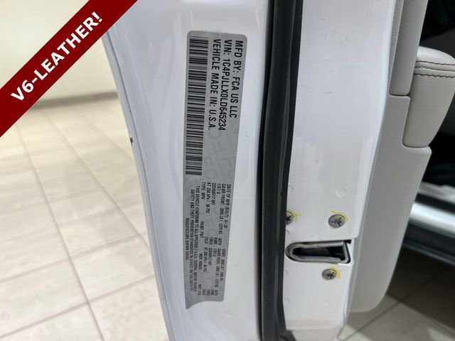 Used 2020 Jeep Cherokee Latitude Lux w/ Comfort/Convenience Group image 28