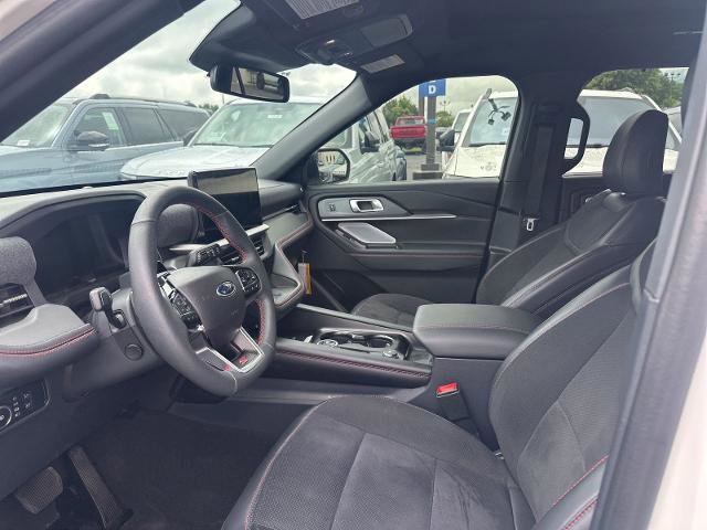 Certified 2025 Ford Explorer ST AWD/4WD image 5