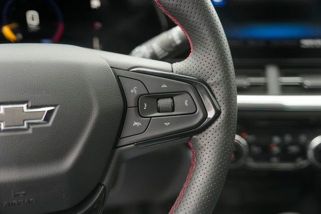 Used 2025 Chevrolet Trax RS w/ Sunroof Package image 24