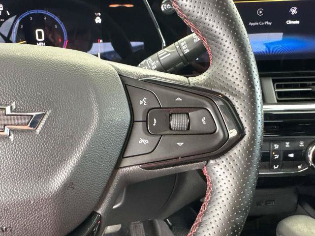 Used 2025 Chevrolet Trax RS w/ Sunroof Package FWD image 28