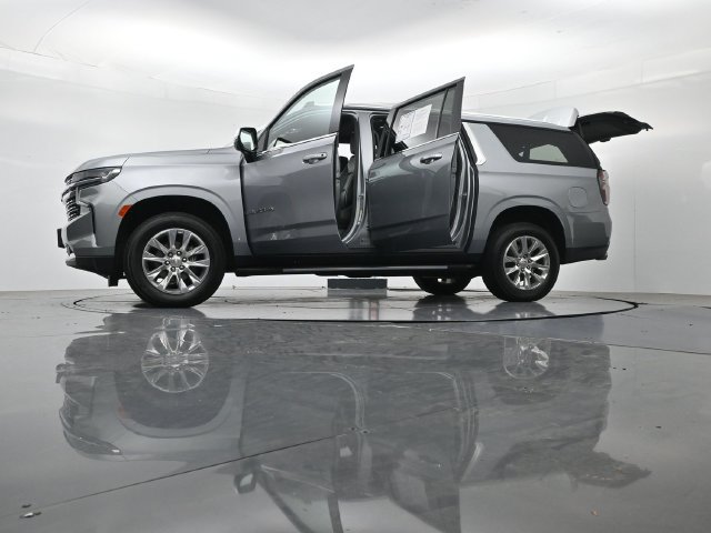 Used 2024 Chevrolet Suburban Premier AWD/4WD image 57