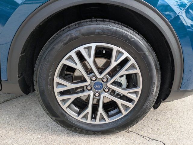 Certified 2020 Ford Escape SEL image 10