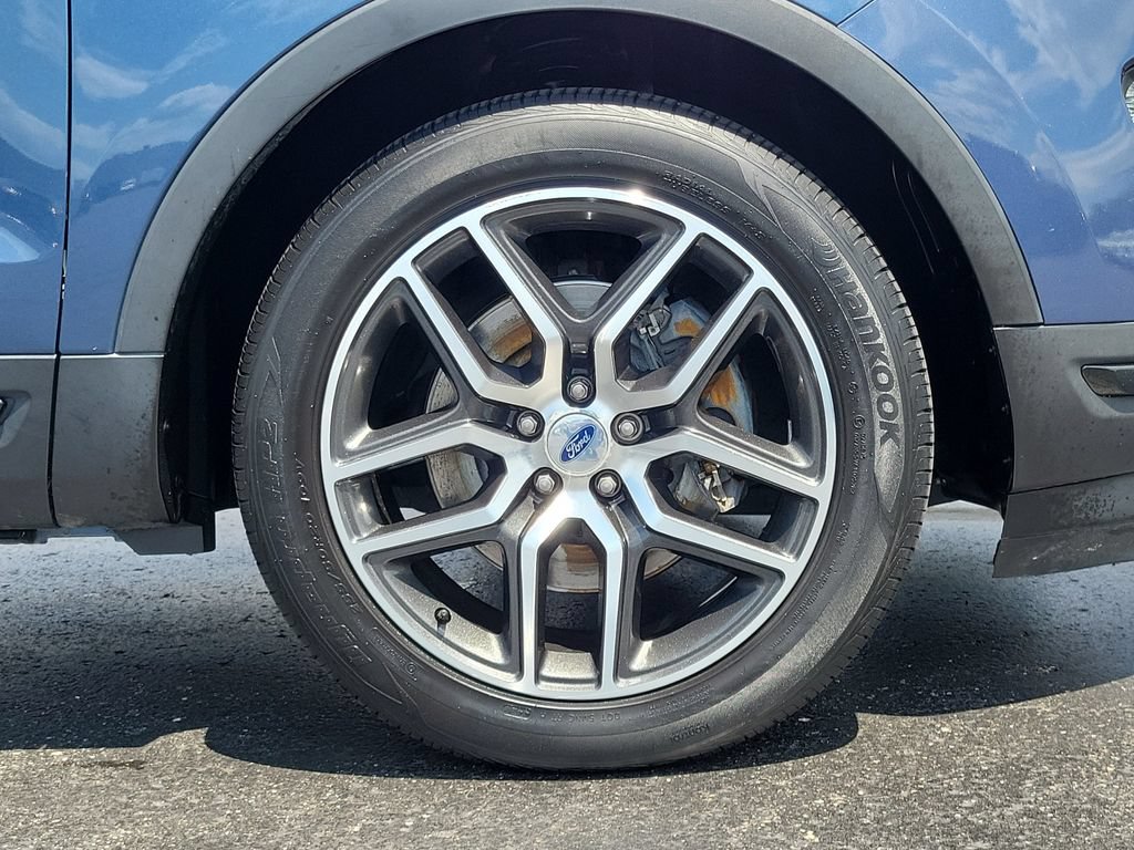 Certified 2018 Ford Explorer Sport w/ Equipment Group 401A AWD/4WD image 9