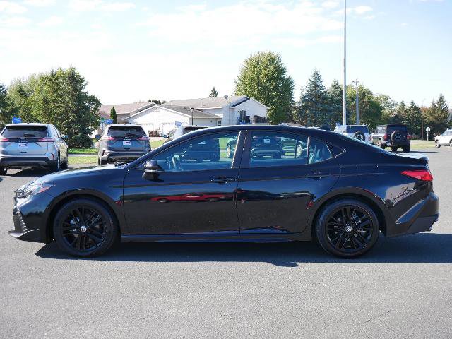 Used 2025 Toyota Camry SE FWD image 2