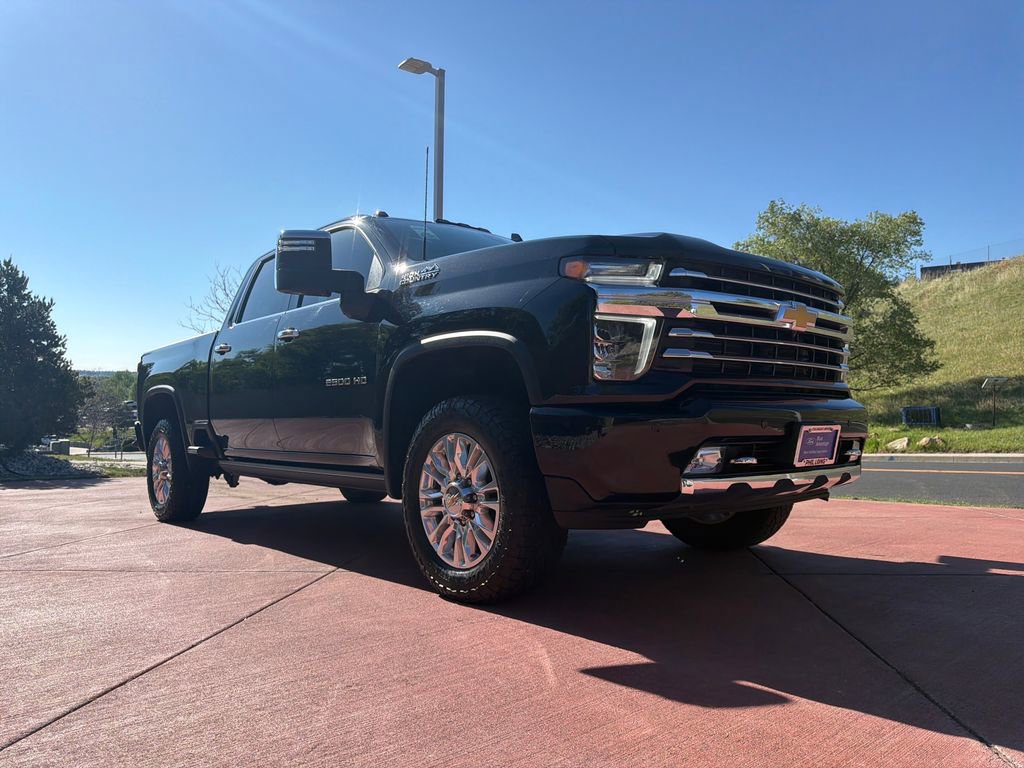 Used 2022 Chevrolet Silverado 2500 High Country w/ Technology Package AWD/4WD image 1