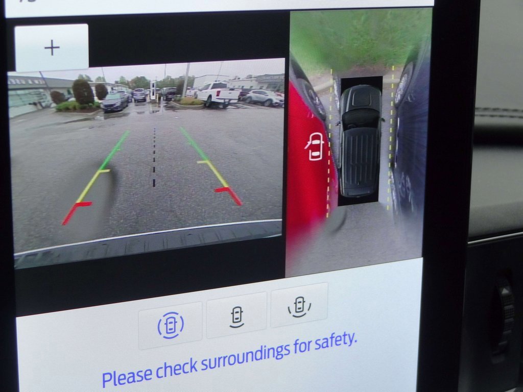 Certified 2022 Ford Explorer Platinum w/ Equipment Group 601A image 16