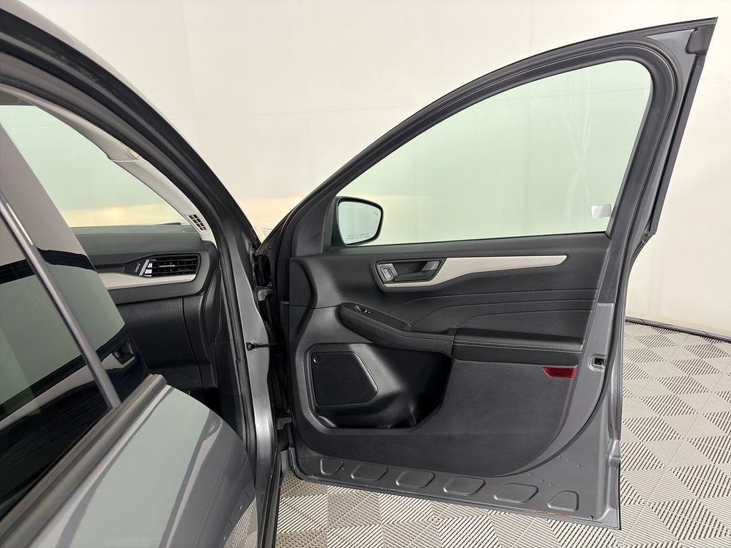 Certified 2022 Ford Escape SE w/ SE Sport Appearance Package AWD/4WD image 30