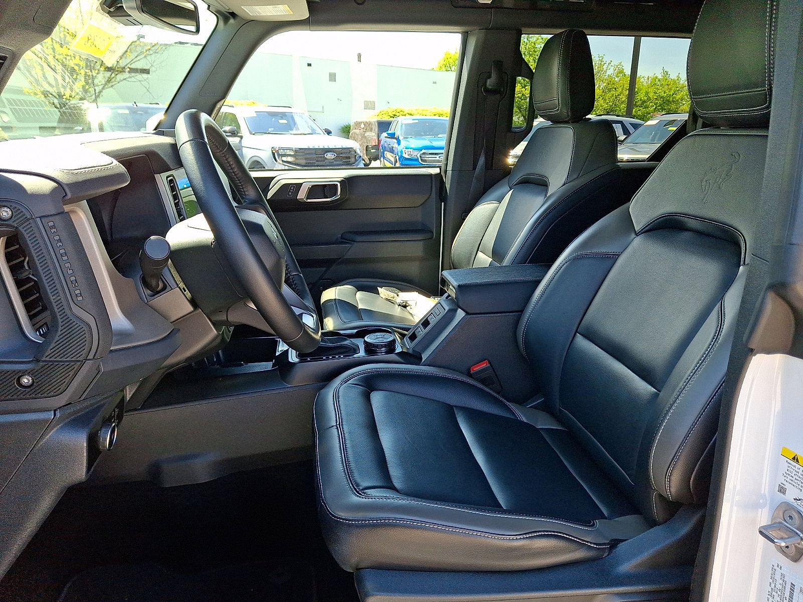 Certified 2025 Ford Bronco Outer Banks AWD/4WD image 16