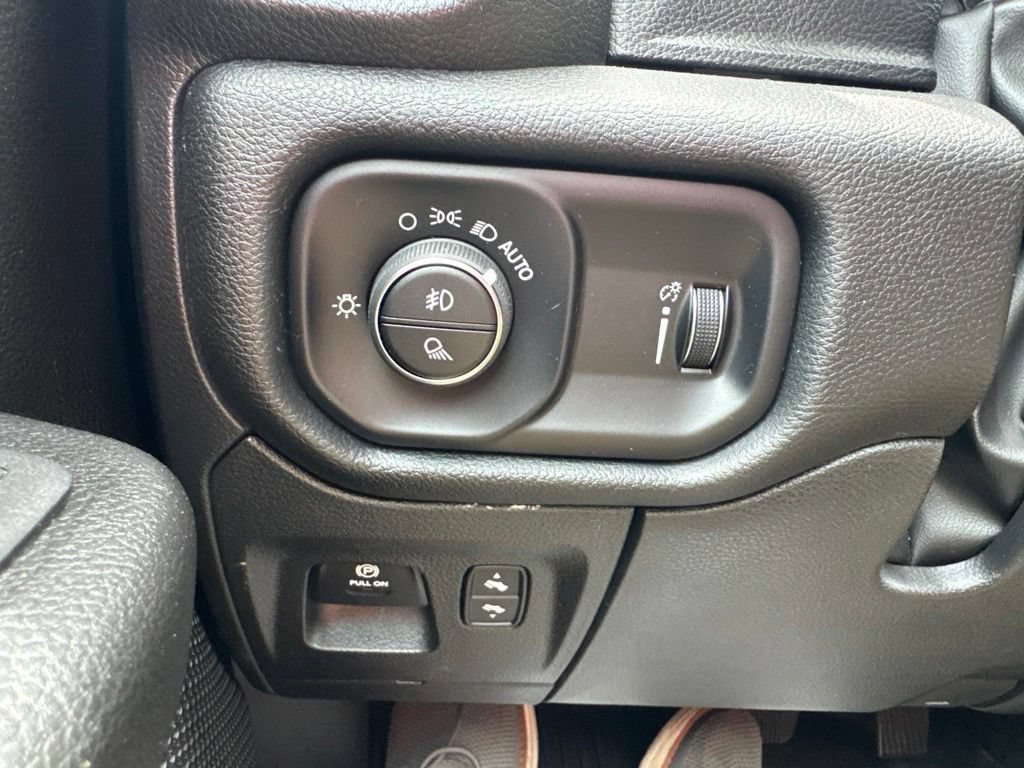 Used 2023 RAM 1500 Big Horn AWD/4WD image 28